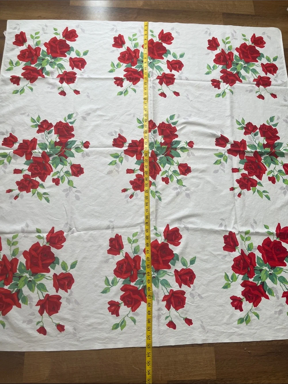 1950’s Tablecloth White Cotton Red Rose Print Square Vintage Wilendur